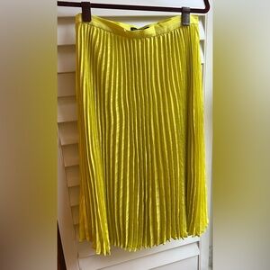 Banana Republic.  Pleated skirt.  Size 8.  NWT